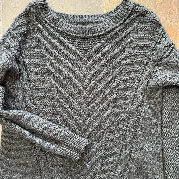 American Eagle charcoal sweater small - Picture 2 of 4